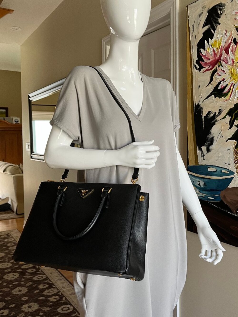 <<SOLD>> Prada Galleria Saffiano Leather Bag - Medium - Authentic - Picture 17 of 17
